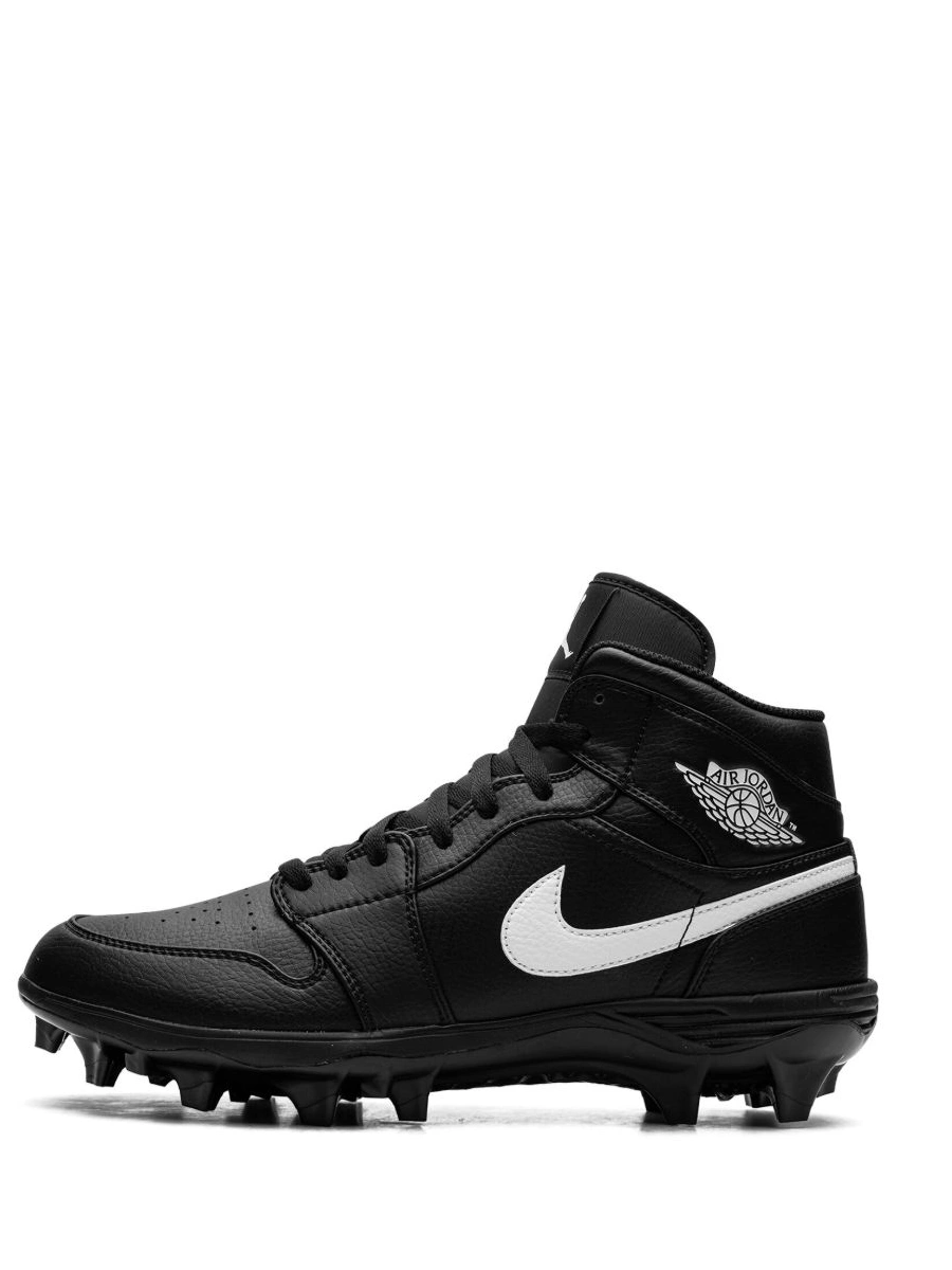 Reasonable cleats Jordan 